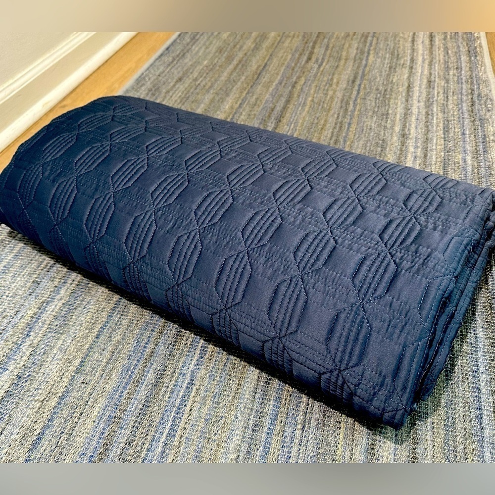 Simply Vera by Vera Wang Bed Queen Coverlette Blanket Blue​​